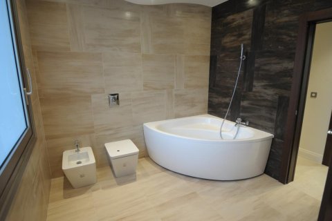 Вилла с 5 спальнями в Лимассол, Кипр №106910 6