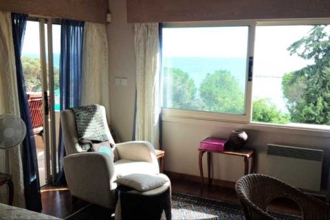 Квартира с 4 спальнями в Агиос Тихонас, Кипр №81814 9