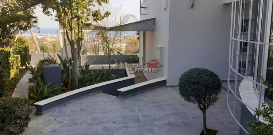 5 bedrooms House in Agios Athanasios, Cyprus No. 78342