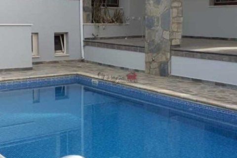 5 bedrooms House in Agios Athanasios, Cyprus No. 78342 11