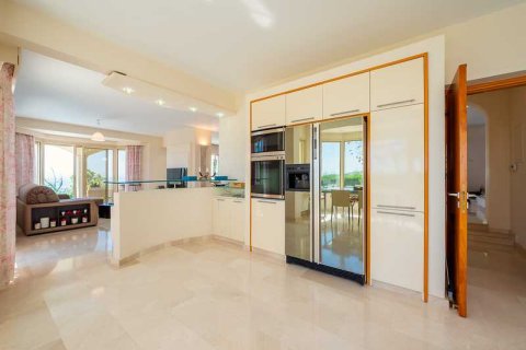 5 bedrooms Villa in Agios Tychonas, Cyprus No. 76253 12