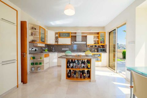 5 bedrooms Villa in Agios Tychonas, Cyprus No. 76253 10