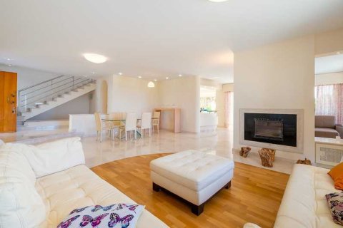 5 bedrooms Villa in Agios Tychonas, Cyprus No. 76253 9