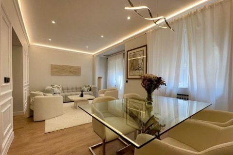 2 bedrooms Apartment in Madrid, Spain No. 124811