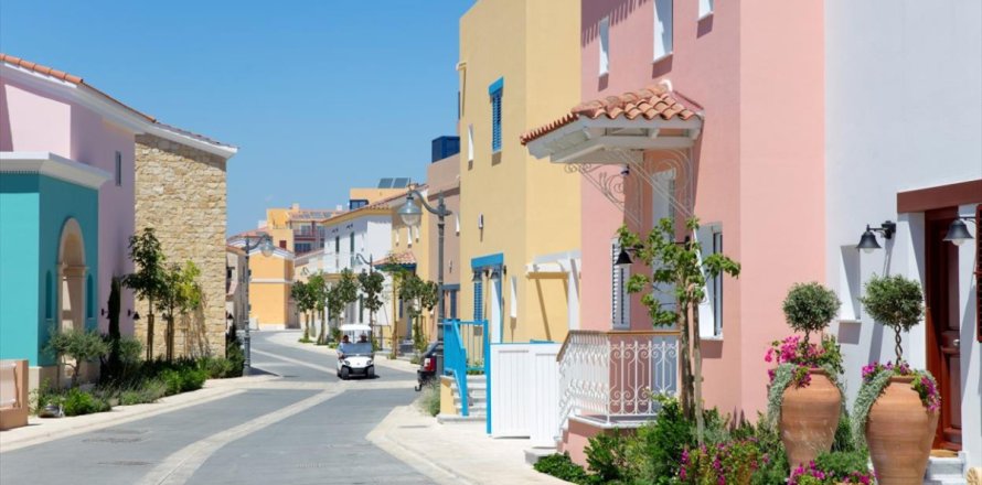 3 rooms Villa in Limassol, Cyprus No. 105528