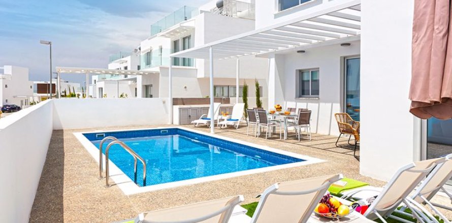 3 bedrooms Villa in Ayia Napa, Cyprus No. 70253