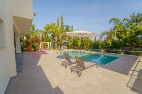 4 bedrooms House in Famagusta, Cyprus No. 82435 2