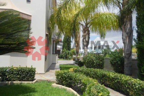 4 chambres House à Aradippou, Cyprus No. 82682 4