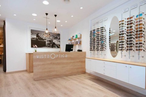 140m² Commercial property in Madrid, Spain No. 99059