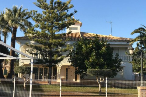 Вилла с 6 спальнями в Аликанте, Испания №116919