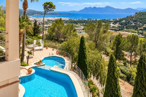 5 bedrooms Villa on the Mallorca, Spain No. 129385