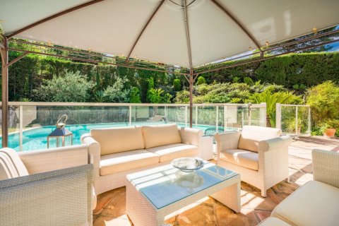 4 bedrooms Villa in Mougins, France No. 100305 3