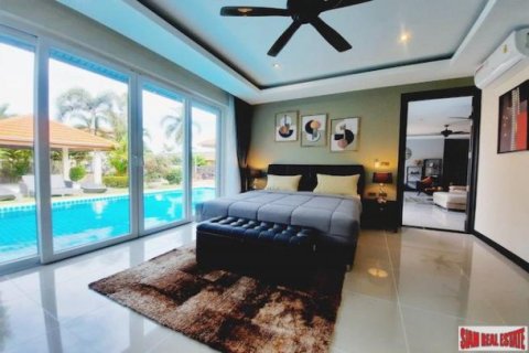 4 bedrooms Villa in Pattaya, Thailand No. 96590 15