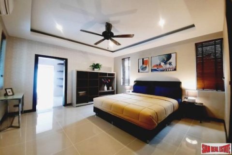 4 bedrooms Villa in Pattaya, Thailand No. 96590 9