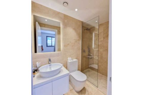 3 bedrooms Apartment in Paphos, Cyprus No. 104137 14