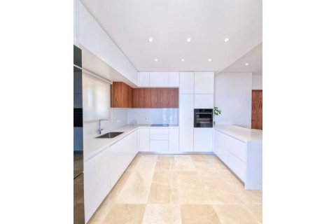 3 bedrooms Apartment in Paphos, Cyprus No. 104137 4