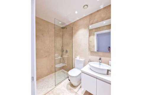 3 bedrooms Apartment in Paphos, Cyprus No. 104137 15