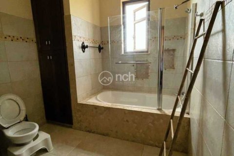 4 bedrooms Villa in Episkopi, Cyprus No. 31705 16