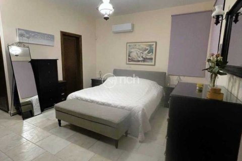 4 bedrooms Villa in Episkopi, Cyprus No. 31705 13