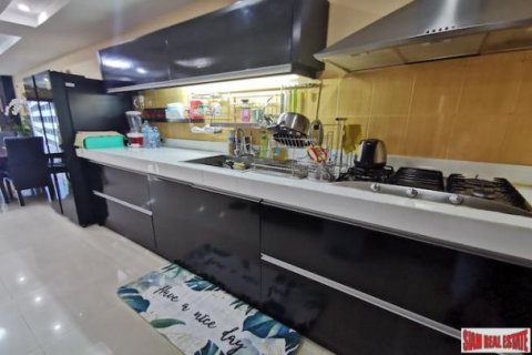 2 bedrooms Apartment in Bangkok, Thailand No. 96157 14