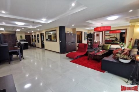 2 bedrooms Apartment in Bangkok, Thailand No. 96157 2