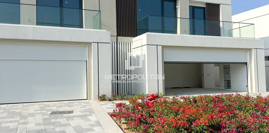 4 bedrooms Villa in Tran Phu, Vietnam No. 93736