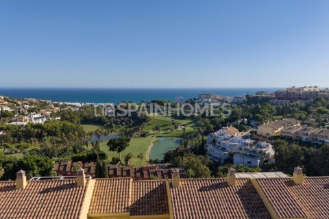 3 bedrooms Penthouse in Benalmadena, Spain No. 89308