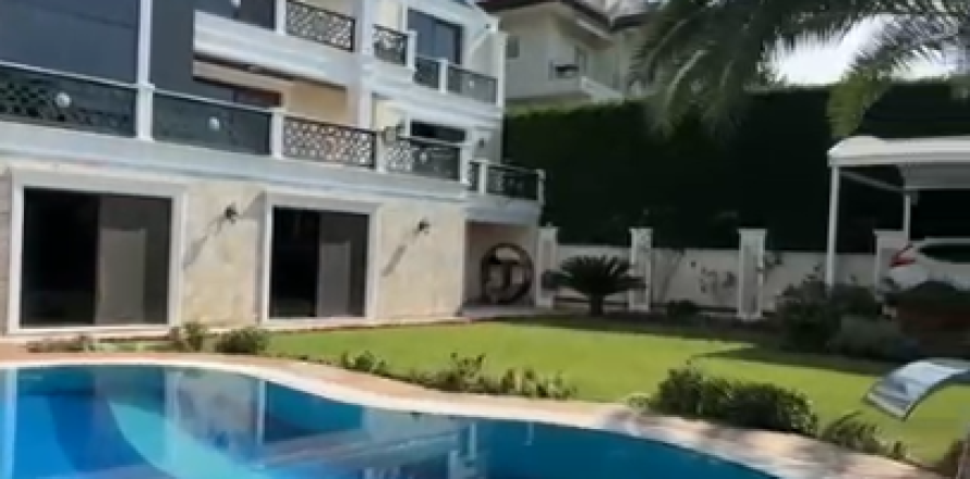 7 bedrooms Villa in Khanh Hoa, Vietnam No. 15341